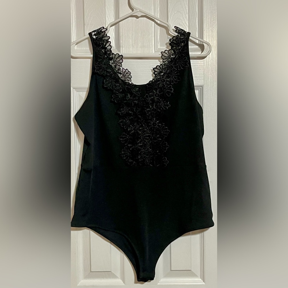 Chic Black Lace Women's Bodysuit
